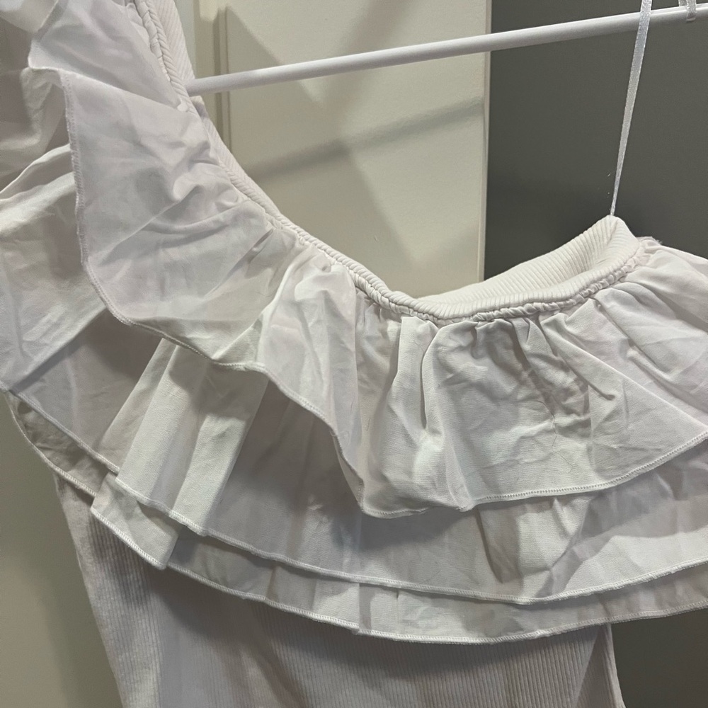 Zara White Ruffled Ribbed One-Shoulder Bodysuit - Picture 2 of 2
